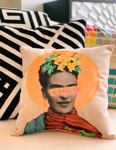 Almohada Frida Patch